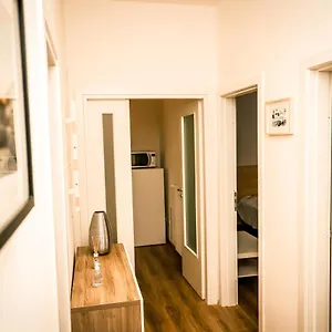 https://nicole-apartment-pontedera.it-tuscanyhotel.com