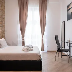 Apartament Maqueda House