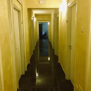Oda ve Kahvaltı Royal
